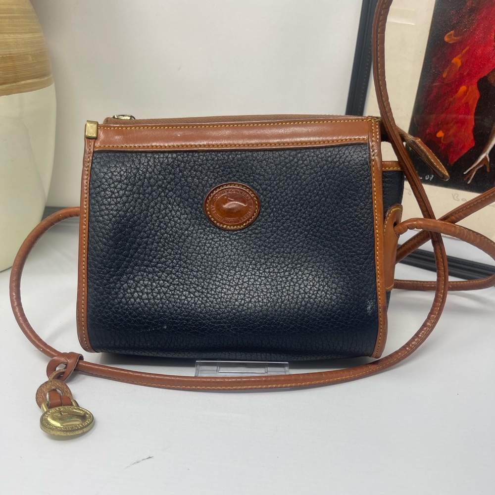 Dooney & Bourke Blue pebble leather
Crossbody Bag